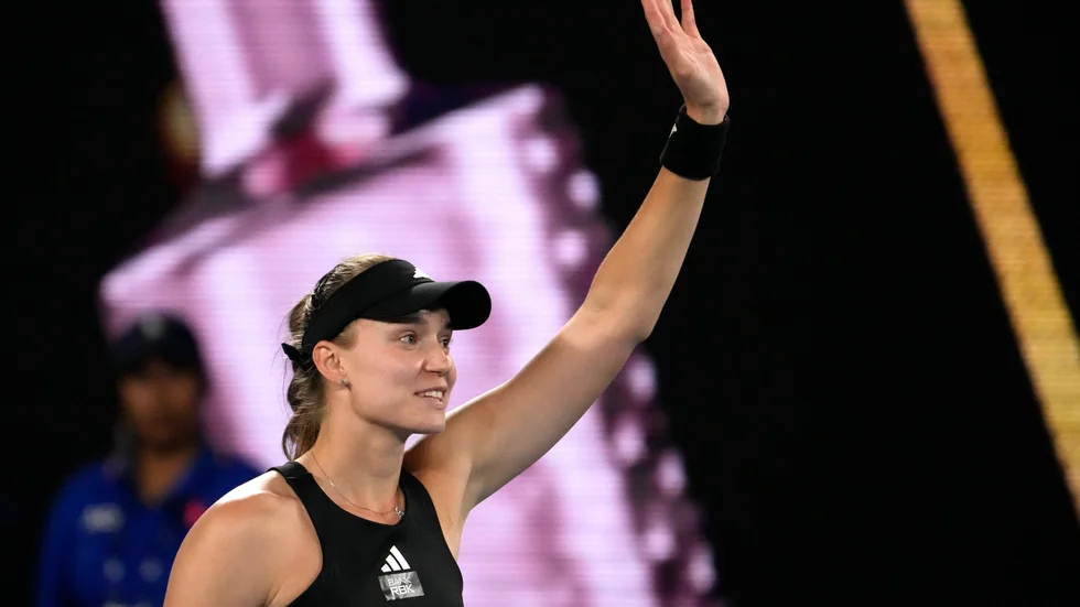 Jelena Rybakina, Kazakstan, efter att ha vunnit semifinalen mot Victoria Azarenka.