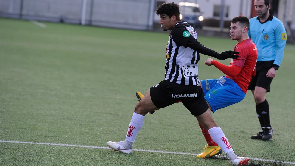 Alexander Alp, här mot Sylvia som han bland annat spelat i, är tillbaka i Bissarna.