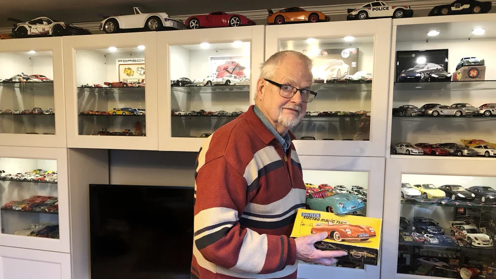 Curt Rodehed har alltid varit intresserad av bilar och har en stort samling med bilar i miniformat. Bland annat uppemot 500 av märket Porsche.
