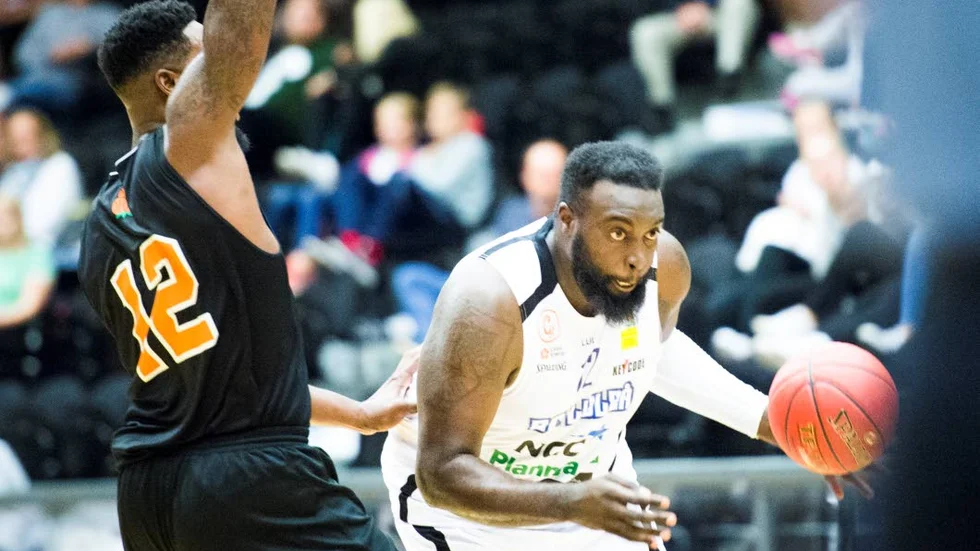 Spelklar. Den landslagsmeriterade centern Brice Massamba spelar med BC Luleå kommande säsong.?