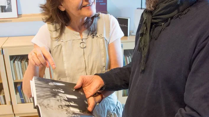 illustratör. Mirka Siwek har haft tillgång till fotografen Anders Alms bilder. Han har dokumenterat storbandet genom åren.