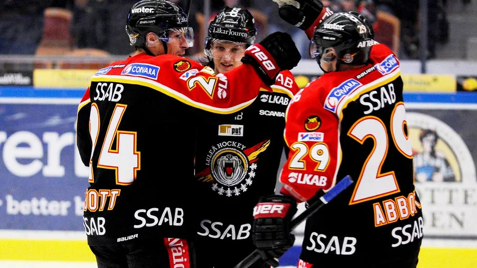 ”Trillingarna Abbott” slog till - tre gånger. Kedjan med Cam Abbott, Chris Abbott  och Daniel                          Mannberg visade vägen när Luleå beskegrade Linköping med 3-2.