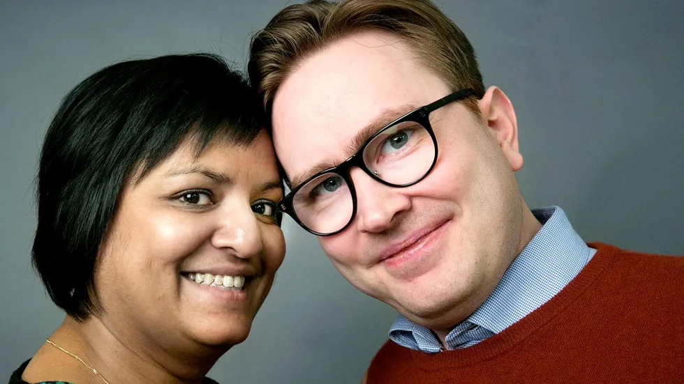 KÄRLEK. Kärlek över partigränserna. Vänsterpartiets gruppledare Nina Berggård och Folkpartiets gruppledare Thomas Olofsson är ett par sedan augusti förra året.