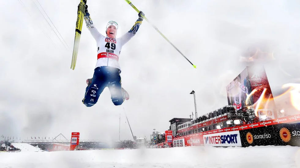 Guldjublet. Charlotte Kalla krossade allt och alla och tog karriärens första individuella VM-guld – på hemmaplan.