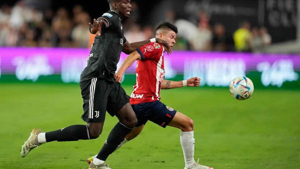 Paul Pogba petas i Europa League-matchen mot Freiburg. Arkivbild.