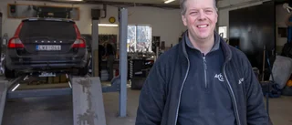Därför åkte hon från Fårö till Sanda för att byta däck