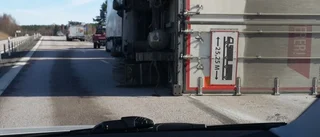 Släp välte på E4