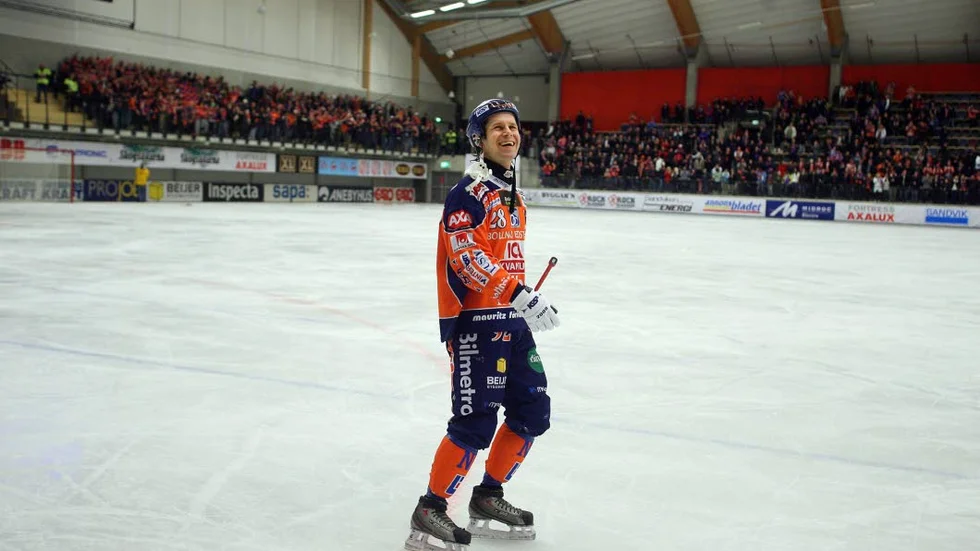 Jagat byte. Pär Törnbergs besked till Kalix Bandy dröjer 
– efter att ryska storklubben Zorkij gett sig in i jakten.?