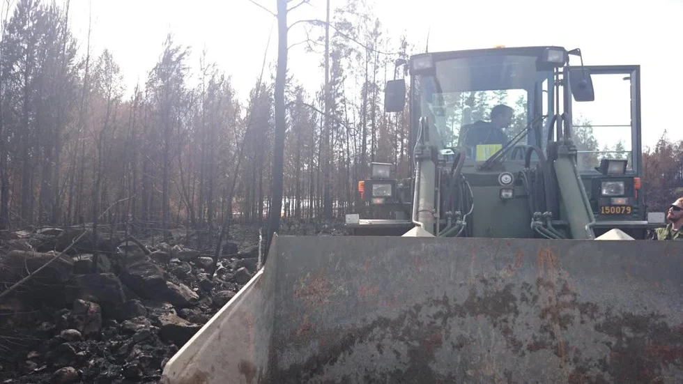 EFTERARBETE. Den brända marken och skogen ska bort.