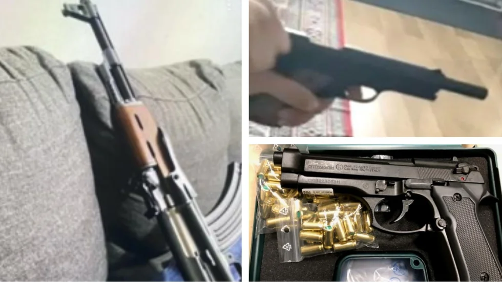 Två Hultsfredsbor döms för vapensmuggling i två fall och försök till detsamma i ett fall. Pistolen längst ner till höger är den tårgaspistol danska tullen stoppade i november. T.v en bild på en rysk automatkarbin, som 25-åringen säger är en plastkopia han använt i en musikvideo som han sen skickat tillbaka igen.
