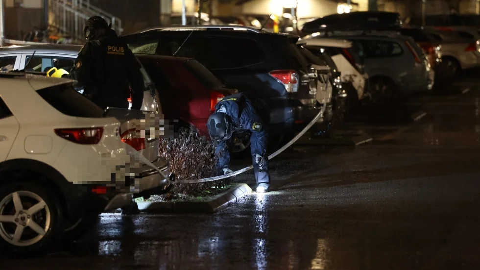 Tidigt på söndagsmorgonen inkom larm om en explosion i Kapellgärdet. 