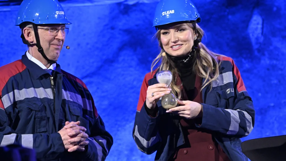 LKAB:s vd Jan Moström och energi- och näringsminister Ebba Busch (KD) presenterar det största fyndet i Europa av sällsynta jordartsmetaller. Men det behövs utländsk arbetskraft för att klara satsningarna i norr, enligt arbetsgivarna. Arkivbild.