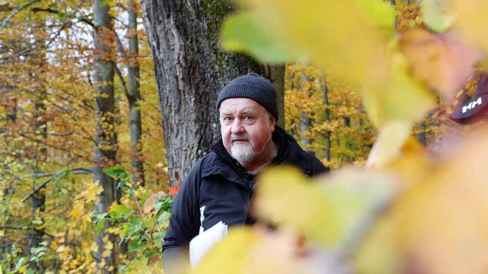 Kjell Antonsson hade tänkt gå i pension från jobbet som biolog på länsstyrelsen, men blir nu kvar under nästa år för att bli helt klar med sin digra rapport.