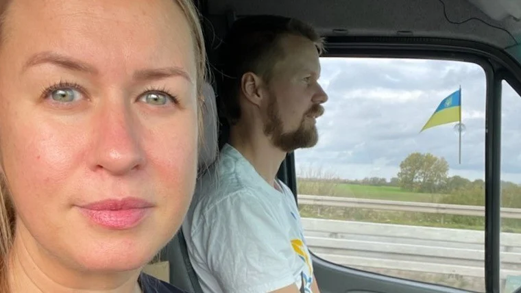 Kristina Leivik och hennes bror Johan Landewall är på väg genom Tyskland mot Ukraina. Det var de som som startade Tystbergainitiativet, tillsammans med sina respektive Magnus Leivik och Frida Stoltz .