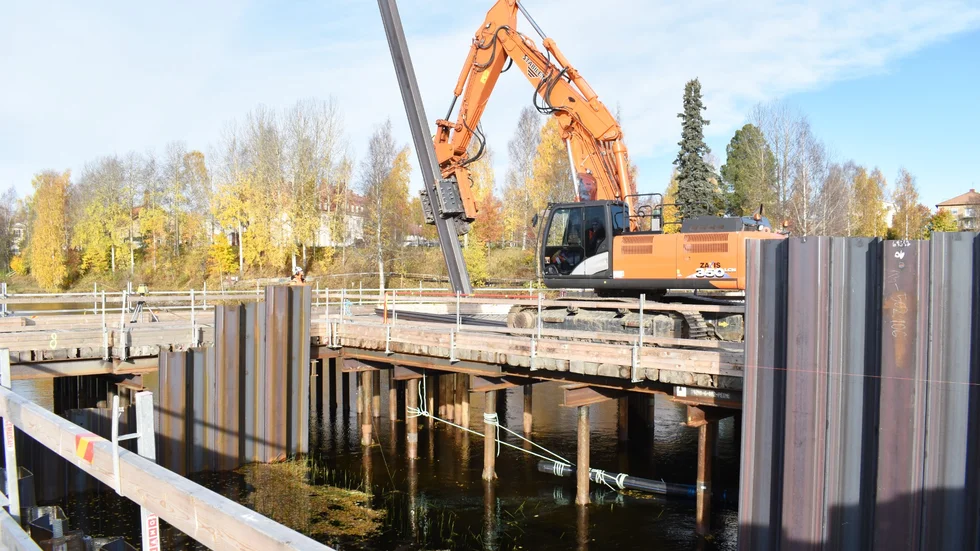 Vi har inte sett slutnotan för Karlgårdsbron, men skribenten är inte orolig för kommunens förmåga att lägga budgetar.