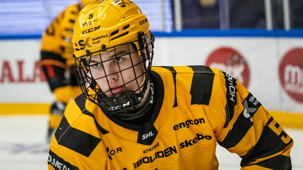 Skellefteås Axel Sandin-Pellikka var Småkronornas stora segerarkitekt när laget krossade Kanada i U18-VM. Arkivbild.