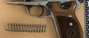 Olaglig pistol hittad i bostad i Piteå – ägaren hade ammunition i fickan: "Kände att jag måste försvara mig"