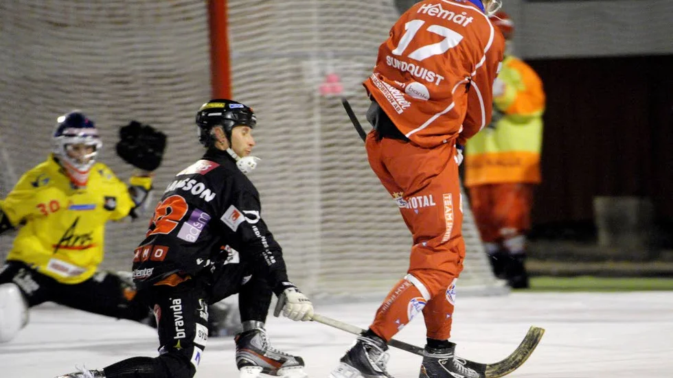 Här sänker Johan Sundquist Tillberga 2011 med ett av sina fem mål.
