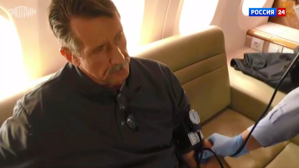 Den ryske vapenhandlaren Viktor But på väg hem från USA. Stillbild från det ryska tv-bolaget Rossija 24.