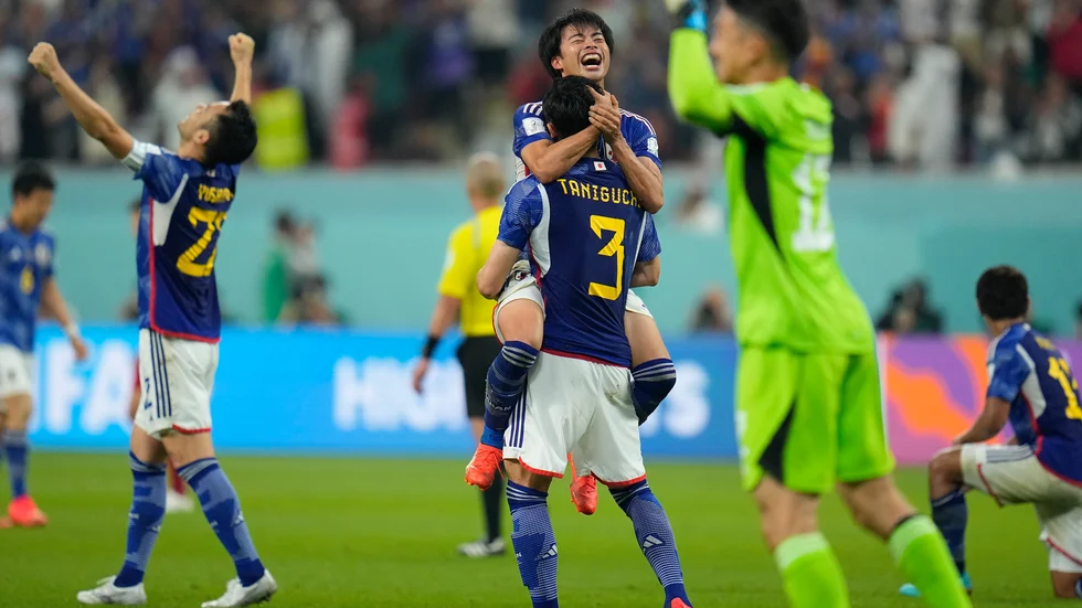 Japan vann skrällartat grupp E.