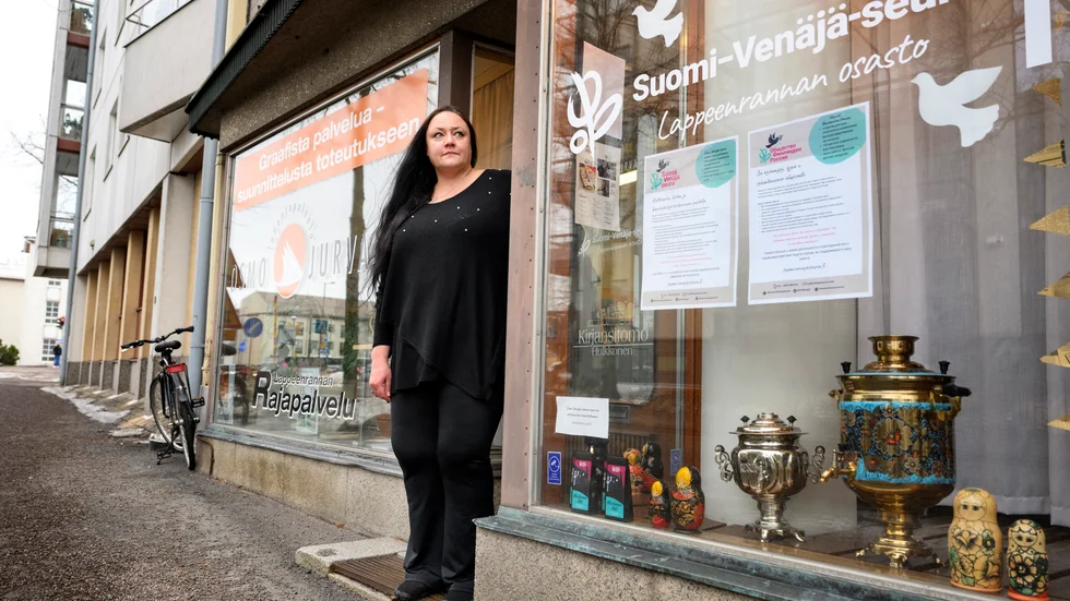 "Jag hoppas på ett slut på kriget. Och på att det slutar med att Ukraina förblir självständigt", säger Tanja Karppinen, ordförande för finsk-ryska föreningen i Villmanstrand.