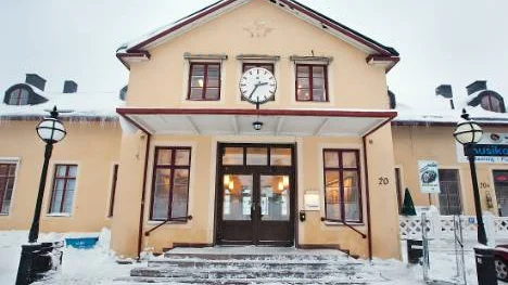 Jernhusen har fått hård kritik för skötseln av tågstationen i Luleå. Cityvärdar kan vara lösningen på problemet, tror Luleås kommunalråd Karl Petersen.FOTO: Göran Ström