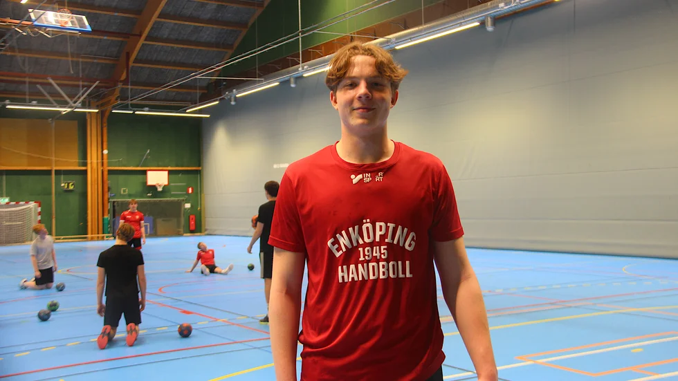 EHF:s Edvin Westlöf får chansen i division 1-truppen mot Cliff på söndag. "Den första spelaren född 2006 i en EHF-matchtrupp i A-laget", säger tränare Pierre Grubbström.