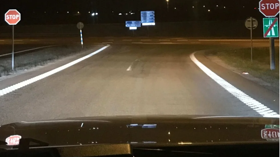 Det var vid denna korsning som en polispatrull såg när en lastbilschaufför struntade i stopplikten. (Bilden är hämtad ur förundersökningen.) 