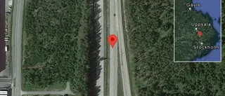 Lastbil stillastående på E4 - helt stopp i ett körfält