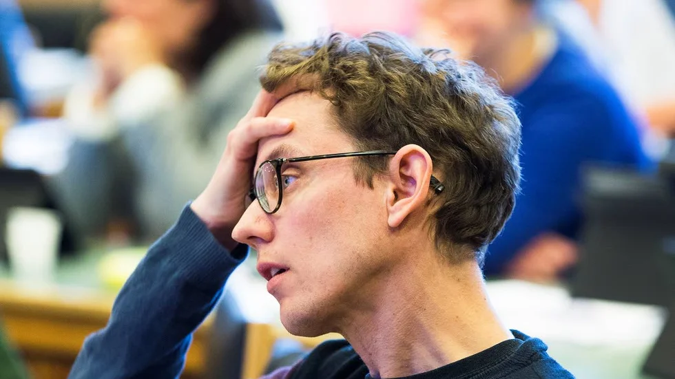 Olika syn. Satsningen på ett härbärge kommer inte att lösa problemen med fattigdomen menade Rättvisepartiets Jonas Brännberg.