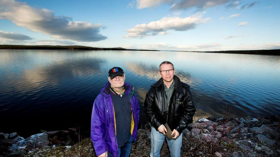 SAMISK VATTENKRAFT. Lars J:son Nutti och Ola Pittsa vill bygga vattenkraftverk i fjällsjön Kutjaure. Pengarna ska gå till det samiska lokalsamhället. "Vårt projekt utmanar hela systemet här uppe, där alla pengar skickas söderut via Vattenfall", säger Ola Pittsa.
