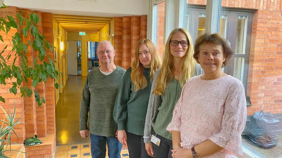 Fredagruppen på socialtjänsten. Från vänster: Daniel Eriksson, Rebecca Gustafsson, Lotta Larsson och Elisabeth Häggkvist. De menar att En vecka fri från våld är en väldigt viktig manifestation för att belysa mäns våld mot kvinnor och för att informera så många som möjligt. 