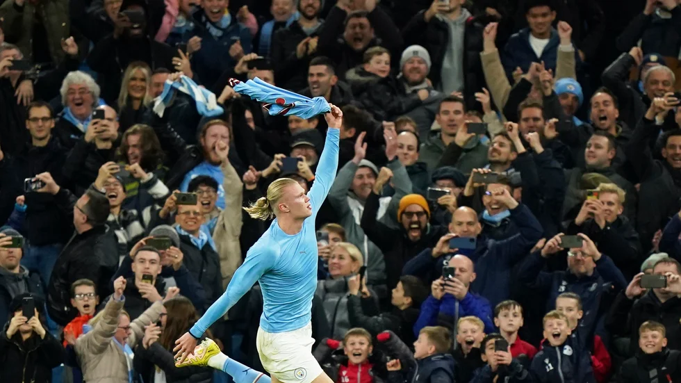 Erling Braut Haaland blev matchhjälte för Manchester City när han gjorde 2–1 mot Fulham på tilläggstid.