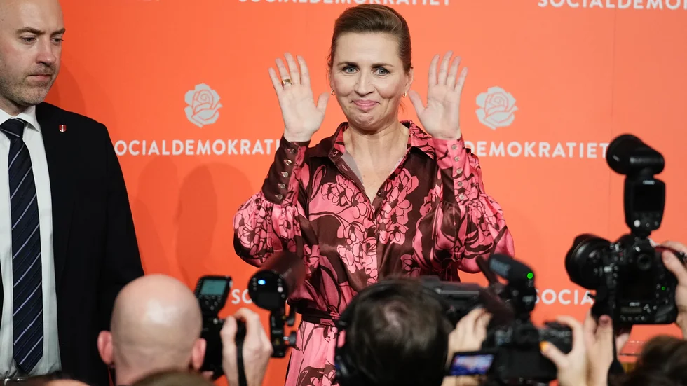 Danmarks statsminister Mette Frederiksen räknar med att sätta sig vid förhandlingsbordet och söka stöd för en blocköverskridande regering.