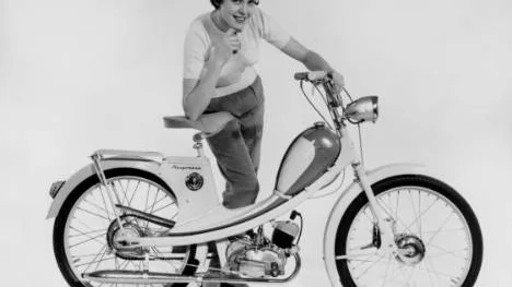 Knatter från mopedmotorer har länge varit ett vårtecken.