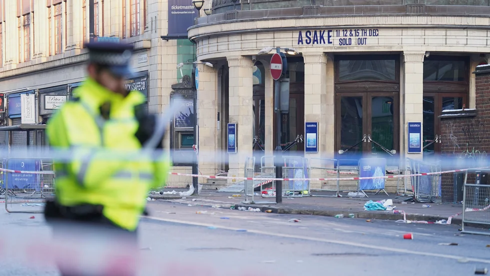 Londonpolisen utreder den svåra trängselolyckan under en utsåld konsert med afro-popstjärnan Asake.