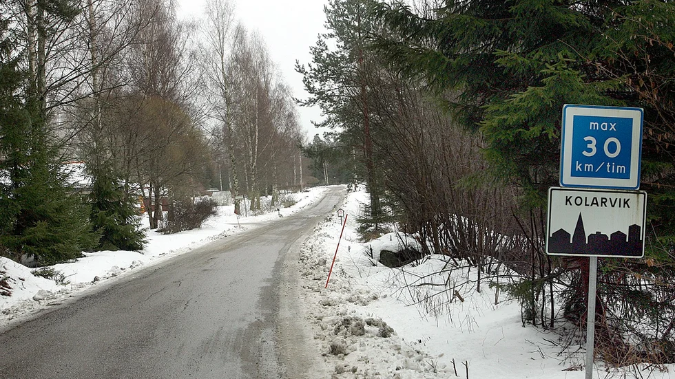 Kolarviks vägsamfällighet och andra vägsamfälligheter bör behandlas på samma sätt som Bredsand, skriver signaturen Boende i Kolarvik.