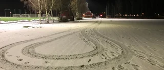 Fotbollsplaner vandaliserade: "Blir förbannad"