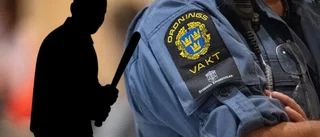 Misstanken: Slog ordningsvakt med batong och ofredade kvinna