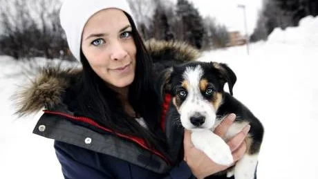 AVSLAG PÅ FÖRSLAG. Jenny Mäkikaltios medborgarförslag om inomhuslokal för hundträning föreslås få avslag. Hon och hunden Qid måste i så fall åka till Boden för kunna träna inomhus.