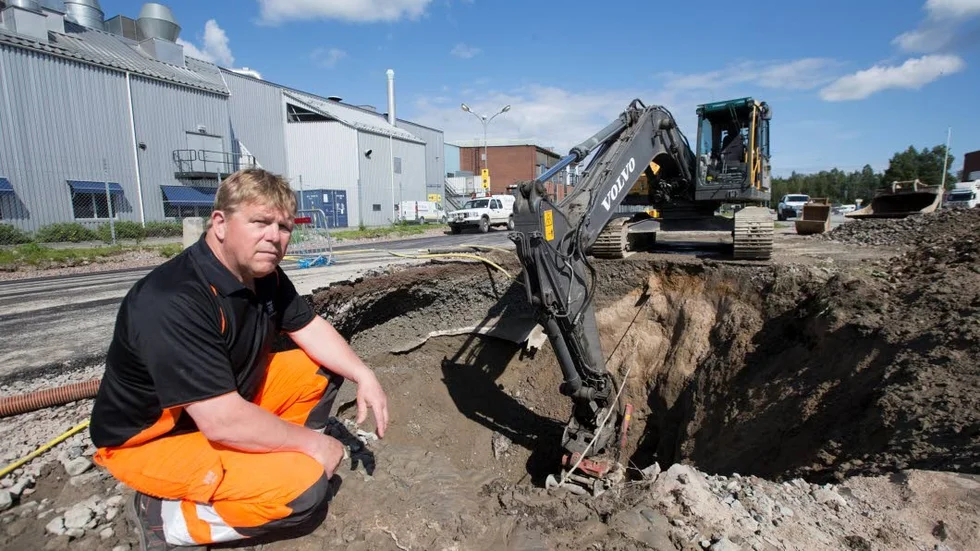 Vattenläckage. Rolf Åström är en av de som arbetar med vattenläckaget.