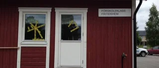 Skott gick igenom fönster på skola