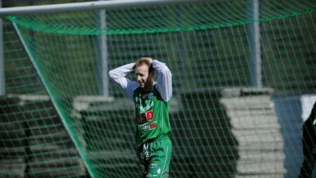 jobbig läsning. David Roberts har varit med om både uppgångar och nedgångar under tiden i BBK. Hur årets säsong slutar beror mycket på söndagens match mot Sylvia som ligger två poäng före Boden i tabellen. Foto: PETRA ISAKSSON