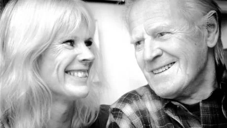 MIN BÄSTA MENTOR. Min käre, gamle far tillhör mina bästa mentorer säger Eva Johnsson, som i höstas valdes in i riksdagen för kristdemokraterna i Kronobergs län. Pappa Göte Petterson har under många år varit aktiv folkpartist i Luleå kommun. Foto: EIJA DUNDER