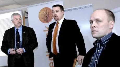 BRA, MEN... Bristen på arbetskraft sinkar småföretagare i Norrbotten, konstaterar Peter Nordbladh, Företagarna, Tomas Lejon, Swedbank, och Peter Fahlblom, HÖ Allbygg.Foto: Roland S Lundström