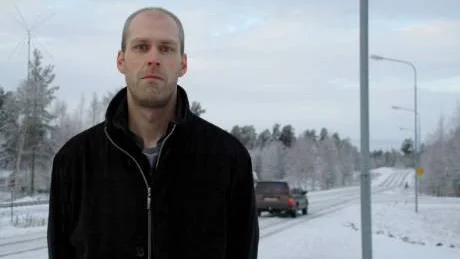 HELT FEL. Andreas Nordlund ifrågasätter kommunens beslut att släcka belysningen där barn och övriga trafikanter dagligen färdas.