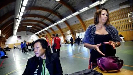DJUPT UPPRÖRD. Nattaporn Fredriksson, till höger, är upprörd över hur illa den thailändska  regeringen behandlar de utsatta bärplockarna.
