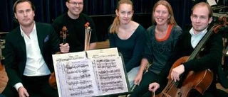 Norrbotten Neo lyfter fram kvinnorna