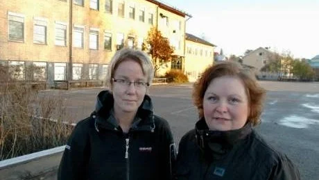 BORTGLÖMDA. Camilla Johansson och Maria Löfmark saknar ett barnperspektiv i utredningen om Kalix skolor.