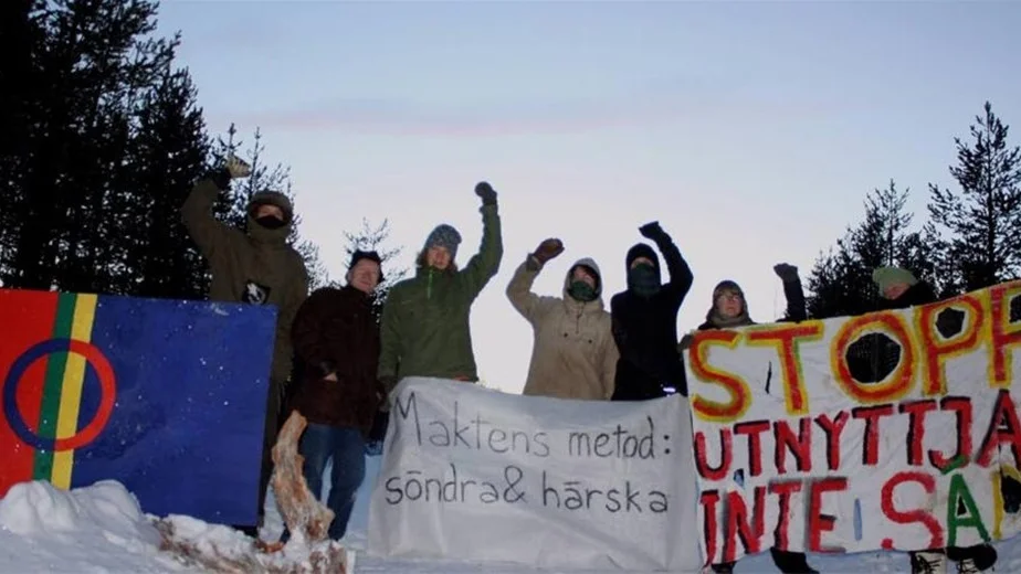 Aktivister på vägen in till Kallak.